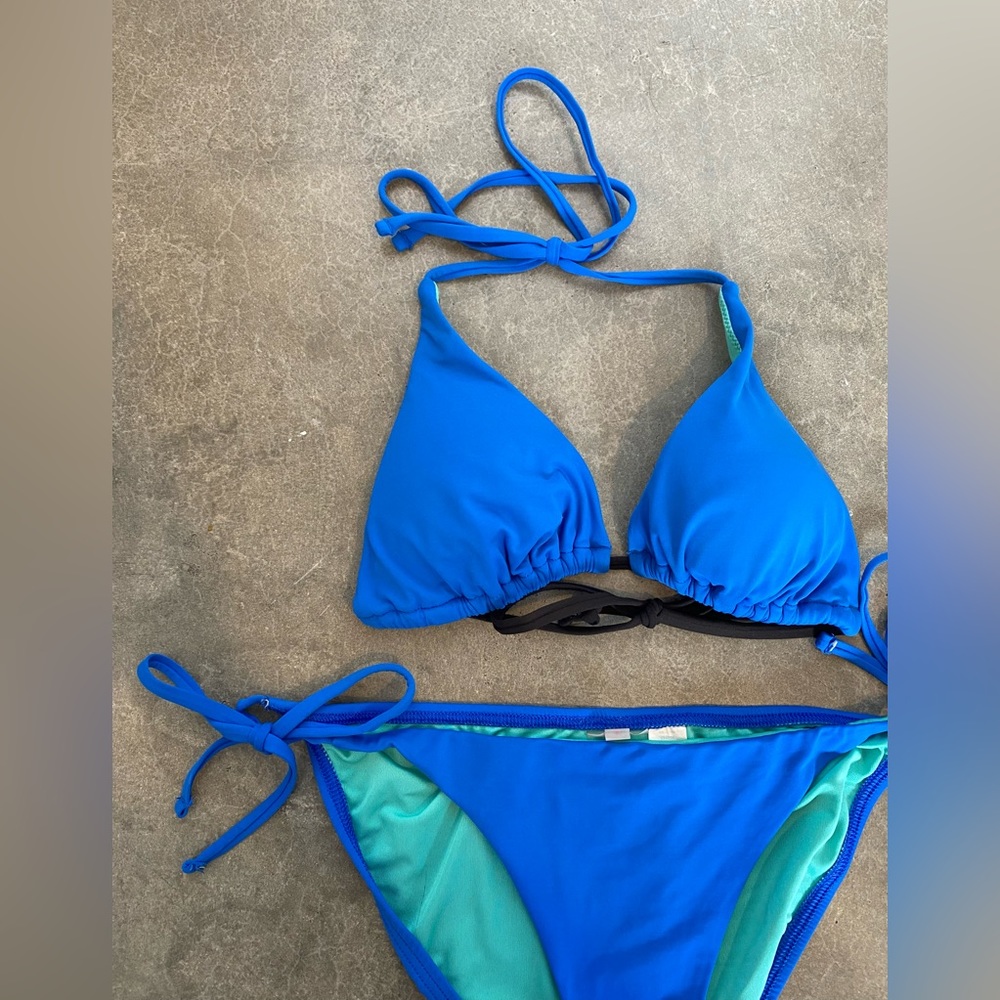 blue bikini